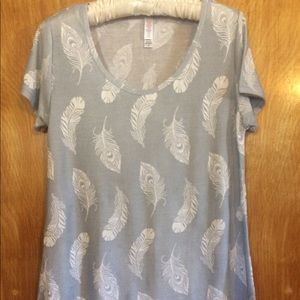 LuLaRoe feather classic t